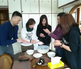 Harvesting Vegetable under Snow and Lunch